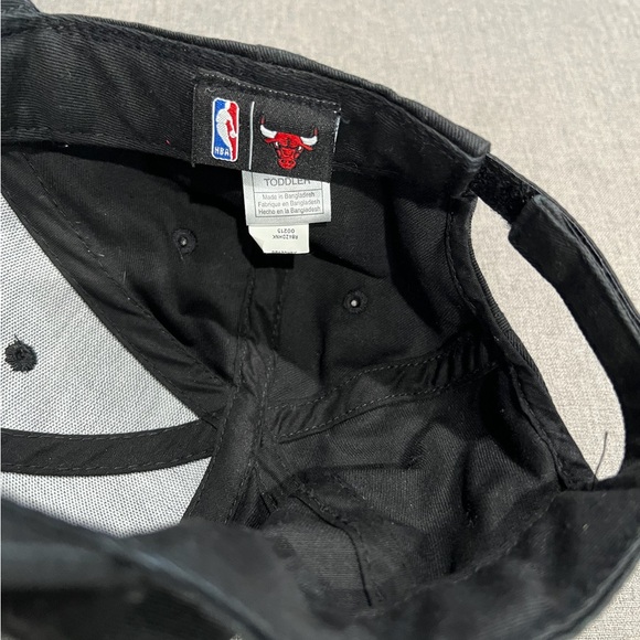 NBA Black Cap with Red Bull Logo - Picture 2 of 4